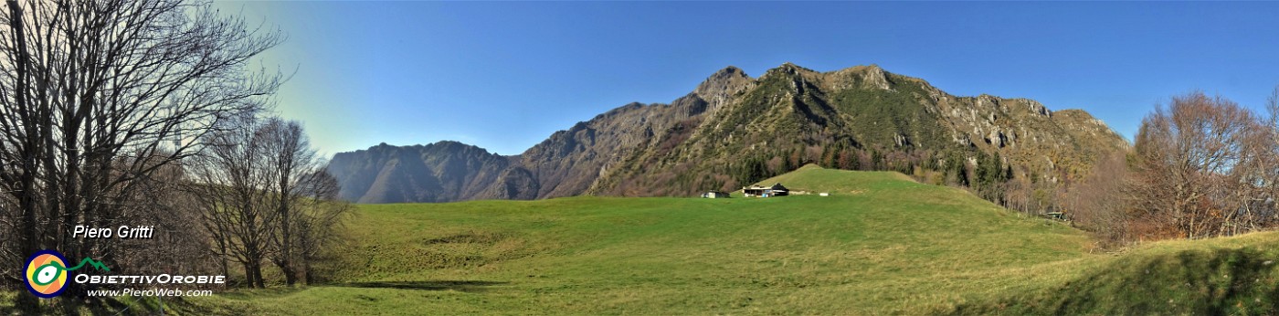 42 All'esteso verde pianoro pascolivo di Baita Campo (1442 m) .jpg